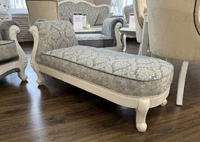 Оттоманка Мишель с одним подлокотниками белый матовый